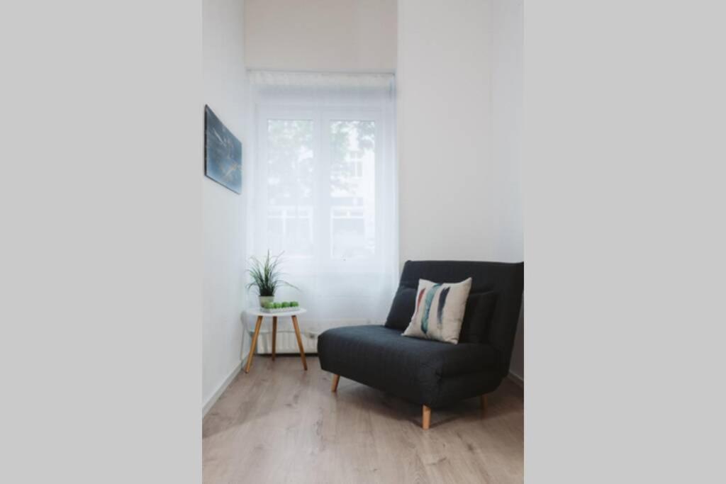 Near Shooping Center, 6 Guests Appartement